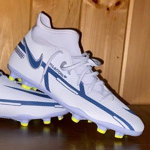 Women’s Nike Phantom Soccer Cleats